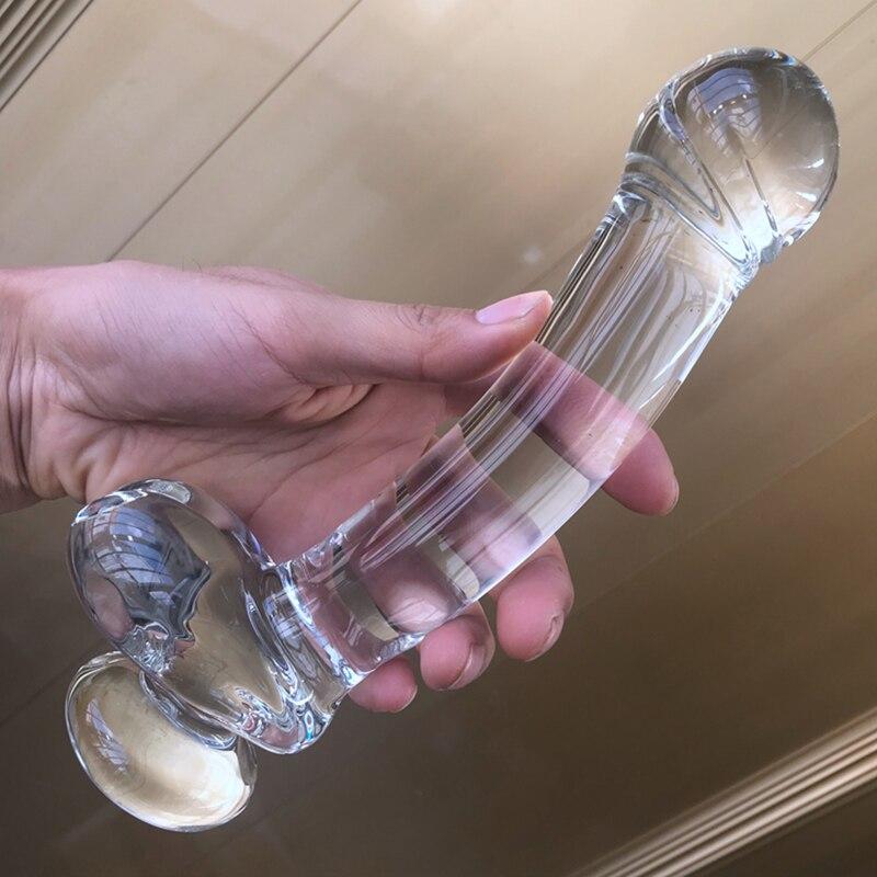 gode-en-verre-transparent-realiste