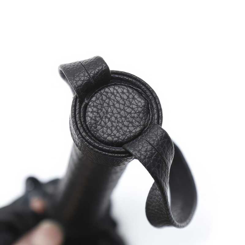 Martinet BDSM Noir
