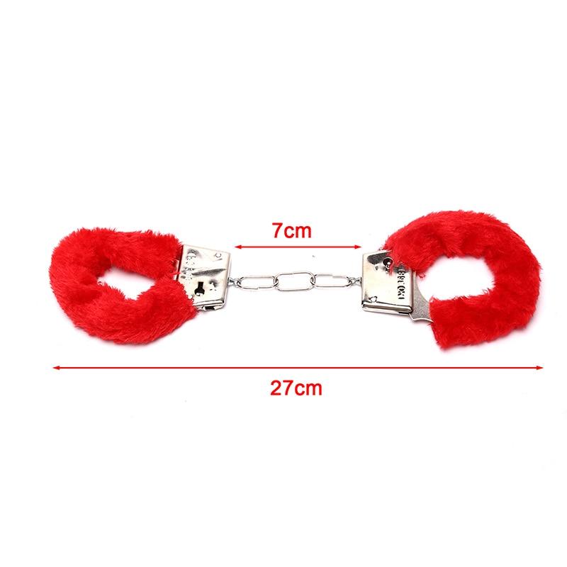 menottes-bdsm-fourrure-femme