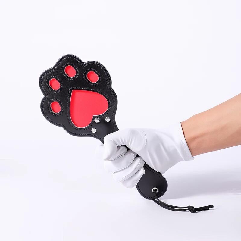 Paddle BDSM Patte Chat