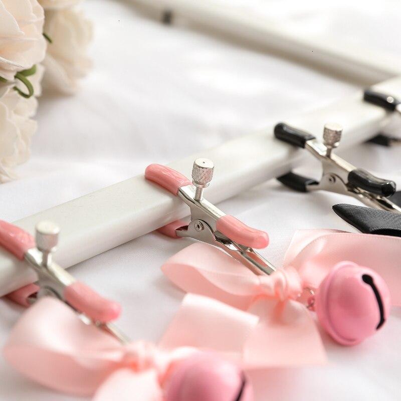pince-teton-ruban-noir-rose