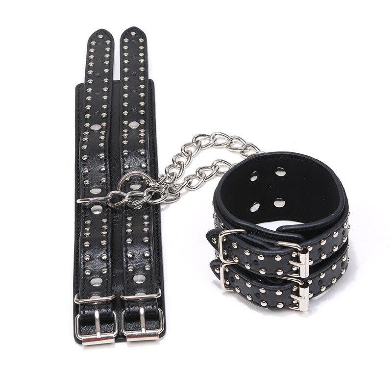 Menottes Bdsm Homme Soumis