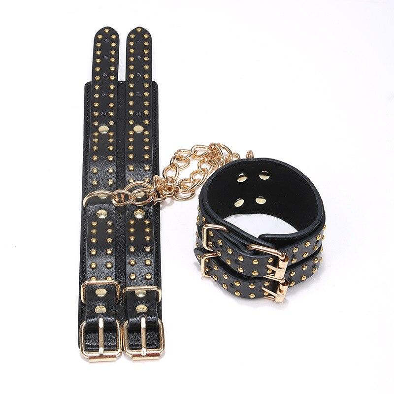 Menottes Bdsm Homme Soumis