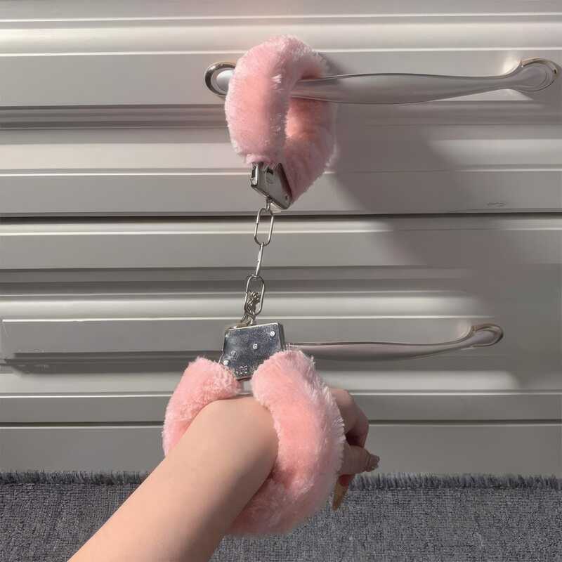 Menottes BDSM Fourrure